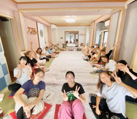 タイ式マッサージの講習in博多の宿旅館まいだし